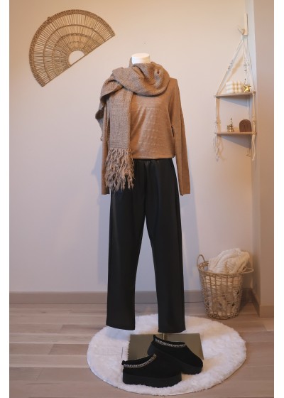 pantalon noir similicuir coupe carotte