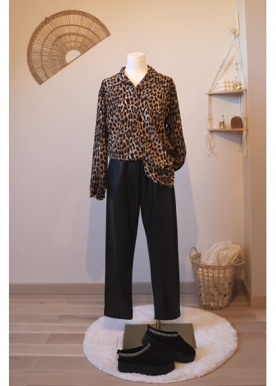 pantalon noir similicuir coupe carotte