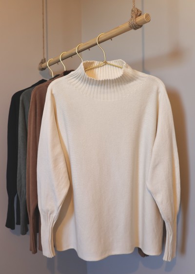 pull col montant écru