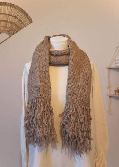 écharpe tricot à franges camel